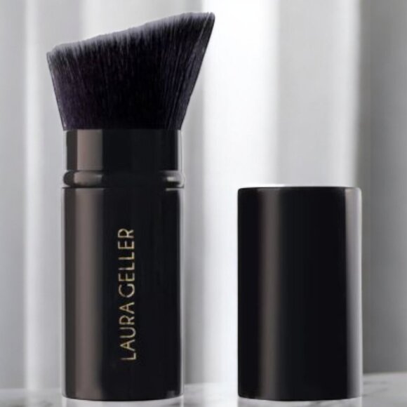 Laura Geller NEW Beauty Retractable Angled Kabuki Brush - Picture 1 of 8